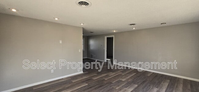 Building Photo - 3914 Maplecrest Rd