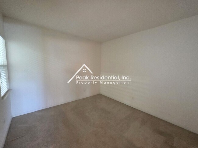 Foto del edificio - Waterfront 3bd/2ba Elk Grove Home in 55 an...