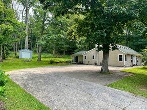 Building Photo - 120 Cranberry Dr