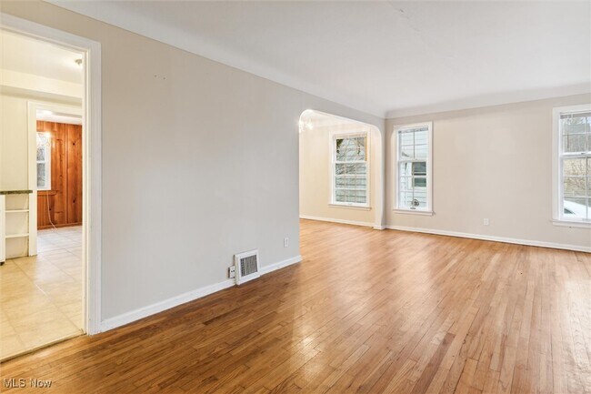 Foto del edificio - 3766 Warrendale Rd