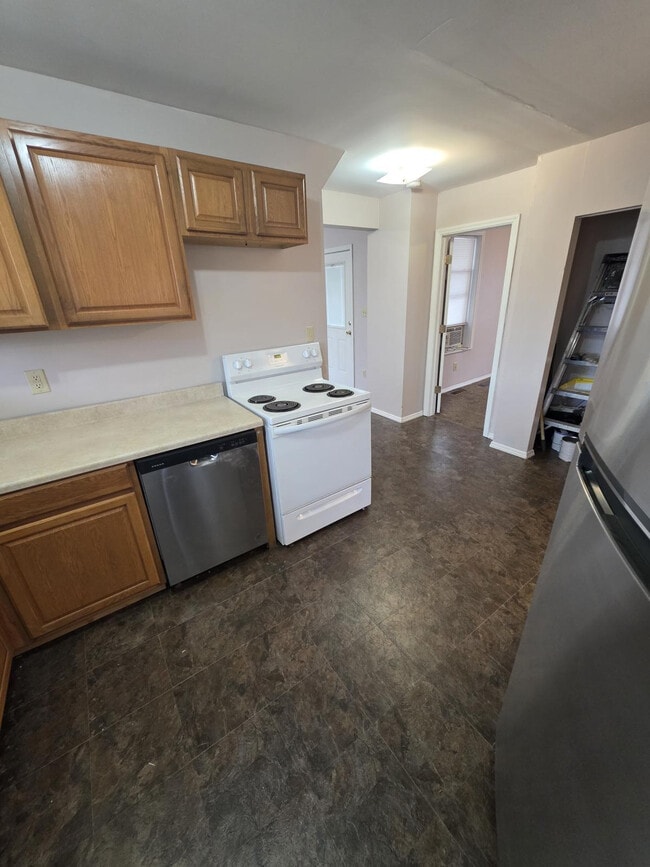 Foto del edificio - 2584 Deming Ave