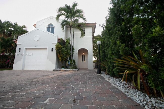 Building Photo - 1112 NE 41st Ave