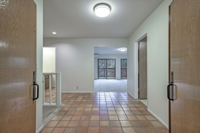 Foto del edificio - 3119 Monterey Blvd