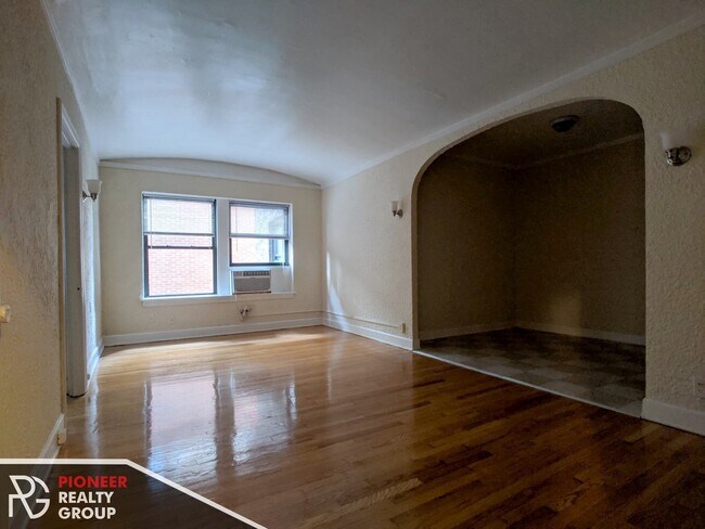 Foto del edificio - 535 W Arlington Pl