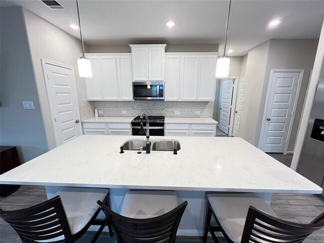 Foto del edificio - 2039 W Darlington Oak Ct