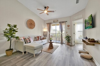 Building Photo - 2722 Club Cortile Cir