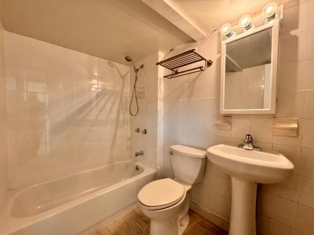 Building Photo - 3 bedroom in NEW YORK NY 10007