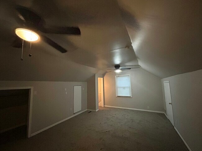 Foto del edificio - 15545 Woodbine Ave