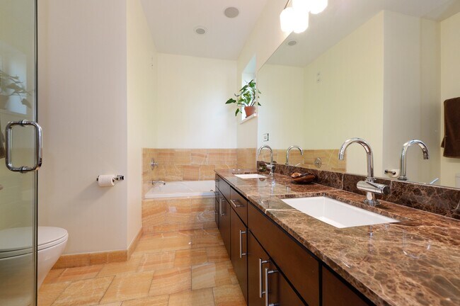 Foto del edificio - 1518 W Chestnut St