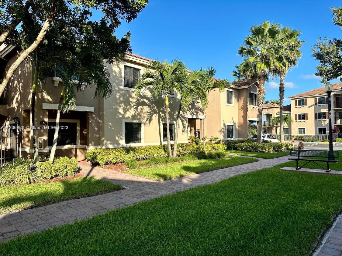 Primary Photo - 22501 SW 88th Pl