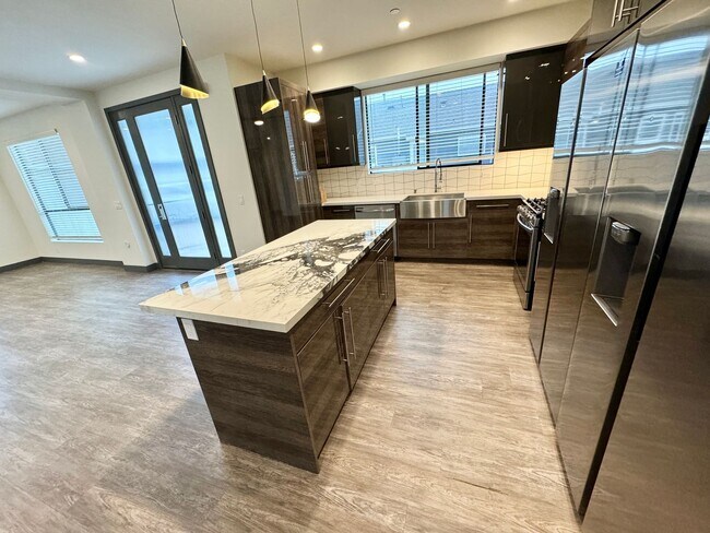 Building Photo - dun8385