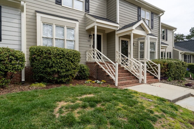 Foto del edificio - Two Bedroom Townhome in Raleigh's Heart!