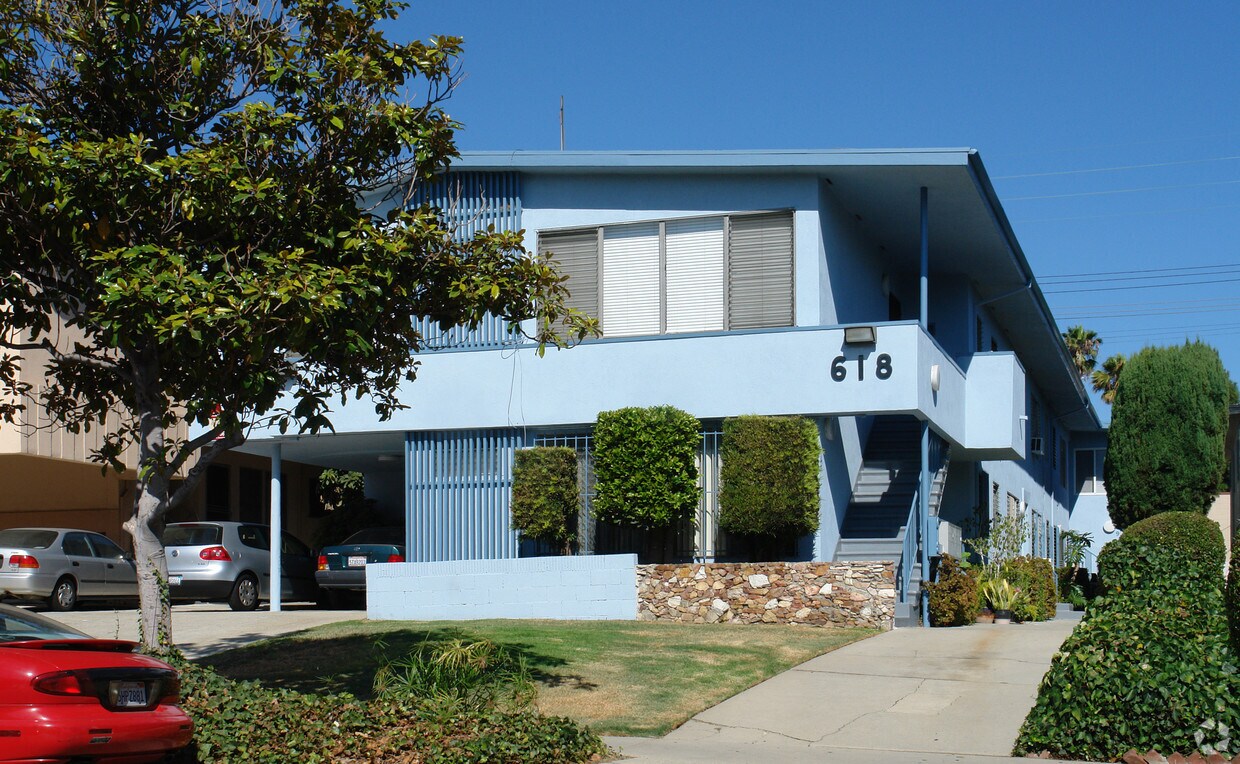 Primary Photo - 618 N Hayworth Ave
