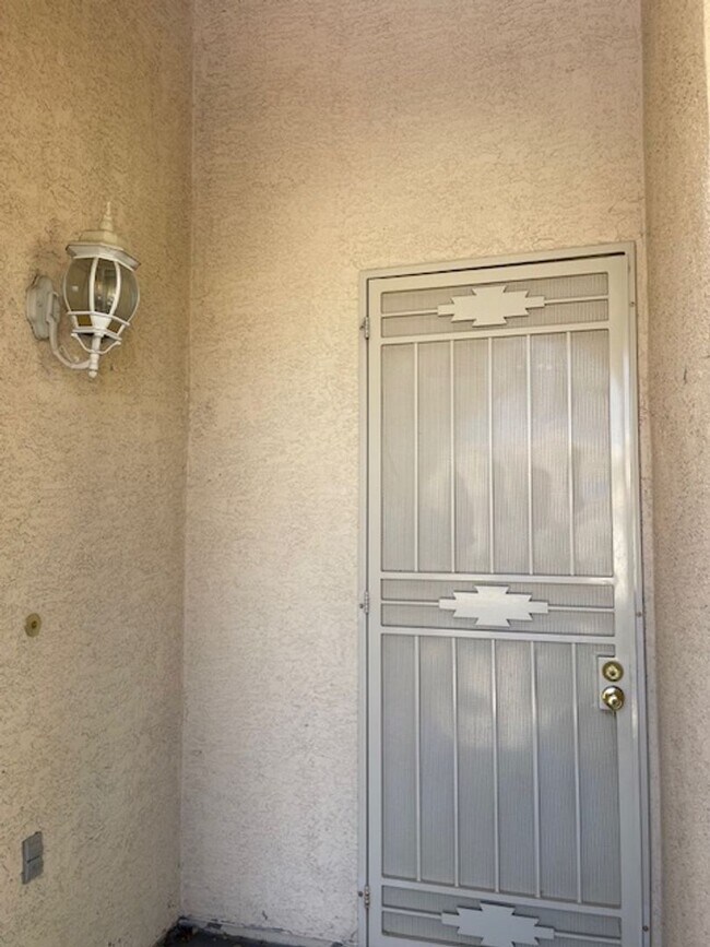 Building Photo - Great Home In Guard Guard-Gated Golf Cours...