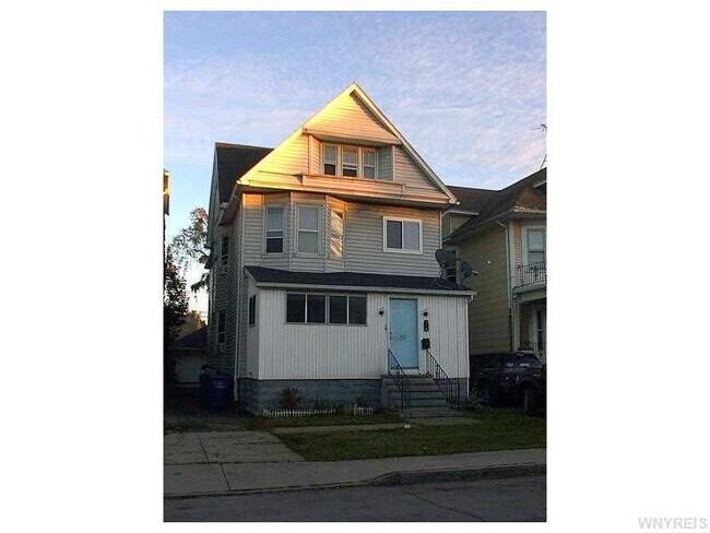 Building Photo - 215 Stevenson St