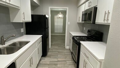 Building Photo - 1200-1202 N O'Connor Rd