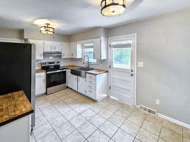 Foto del edificio - 607 SW Merritt St