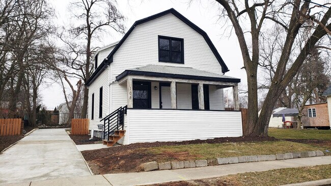 Building Photo - 108 Poplar Ave