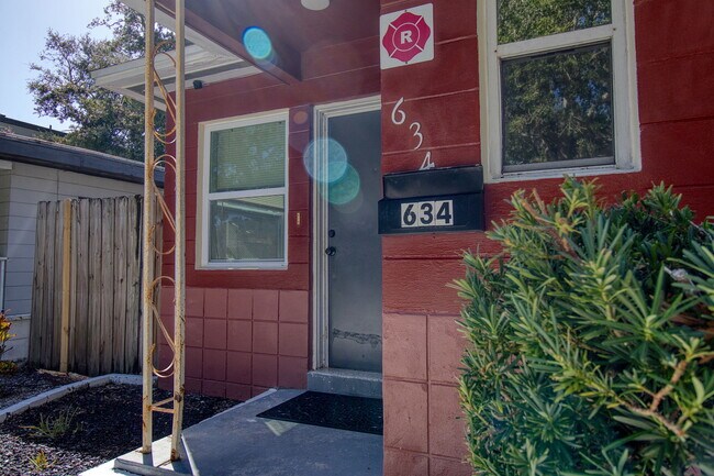 Foto del edificio - 634 15th Ave S