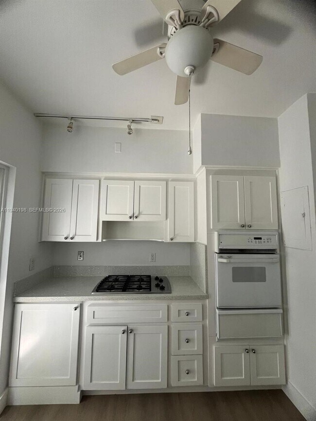 Foto del edificio - 3921 Meridian Ave