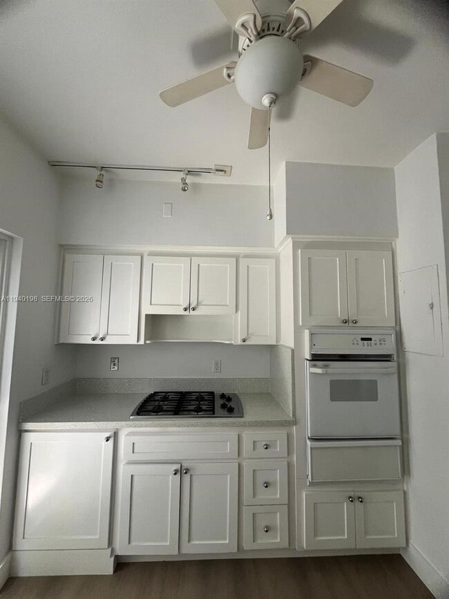 Building Photo - 3921 Meridian Ave