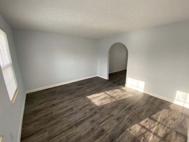 Building Photo - 6158 Northbend Dr