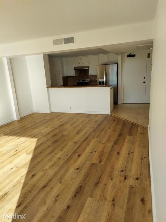 Building Photo - 10535 Wilshire Blvd