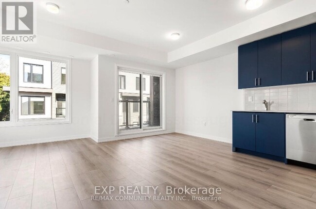 Building Photo - 3560-3560 Colonial Dr