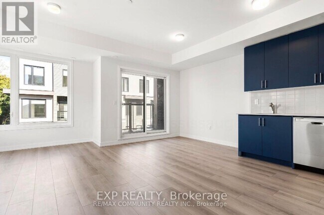 Building Photo - 3560 Colonial Dr