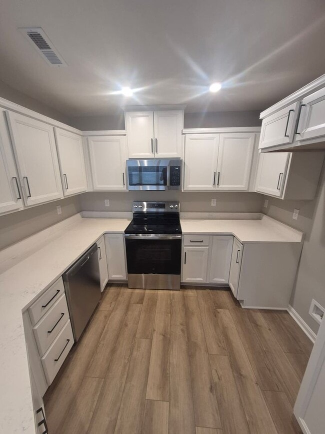 Foto del edificio - 568 Foxhill Dr