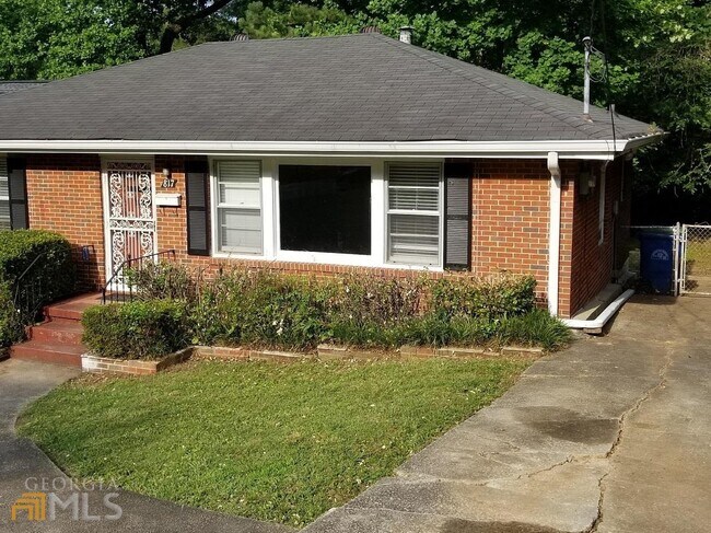 Foto del edificio - 817 North St NW