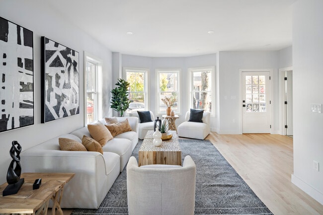 Building Photo - 315 Pearl St