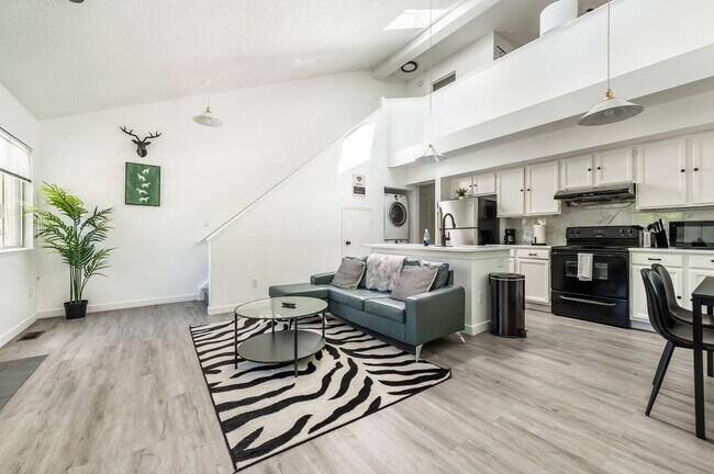 Foto del edificio - 128 W Cheyenne Rd