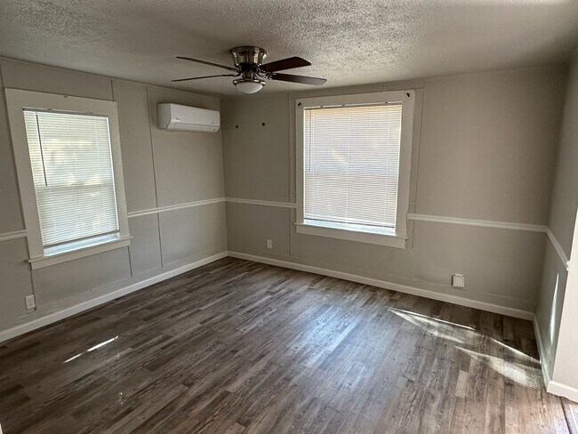 Building Photo - 216 N St