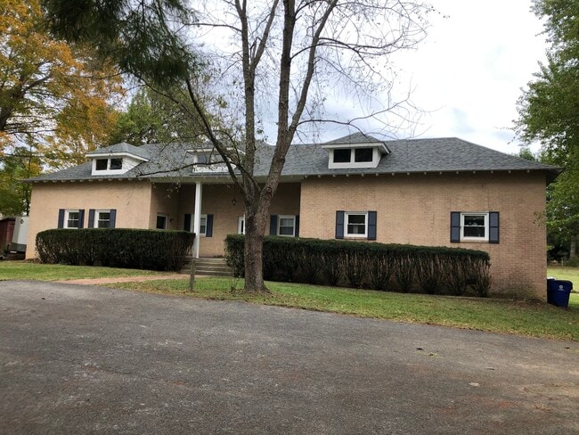 Front of House - 1006 Mt Tabor Rd