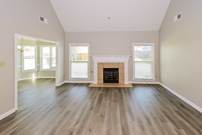 Building Photo - 1120 Mossy Knoll Dr