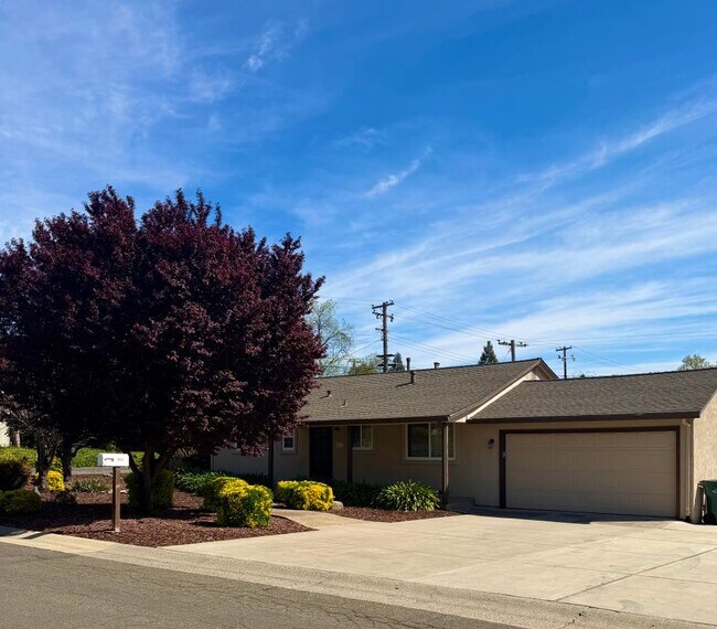 Building Photo - 6552 Miles Ln