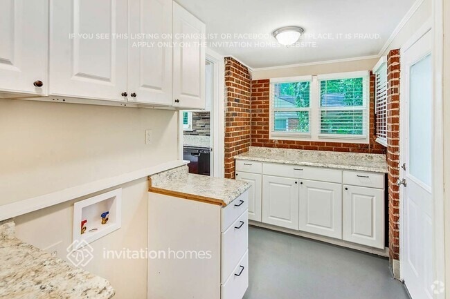 Building Photo - 2312 Markham Ct