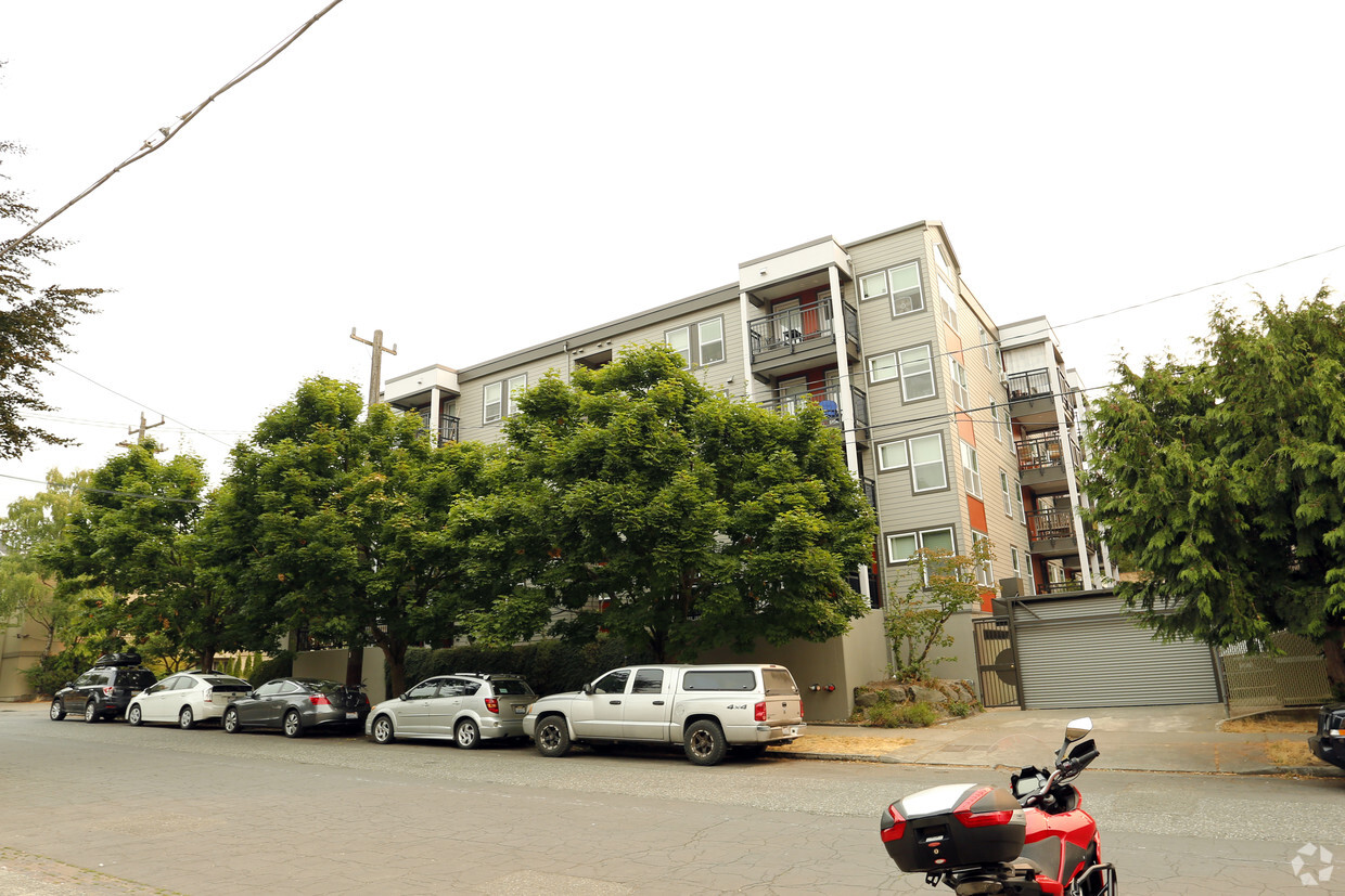 Building Photo - Howell Street Apartments