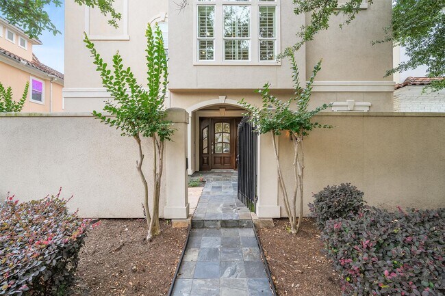 Building Photo - 5507 Val Verde St
