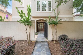 Building Photo - 5507 Val Verde St