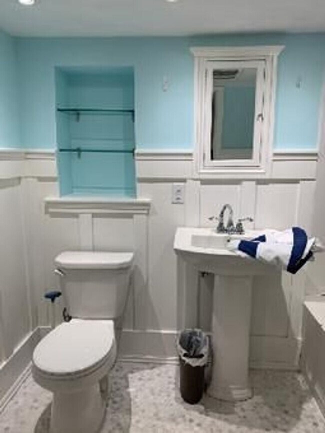 Foto del edificio - AVAILABLE AUGUST -  3 BED 2 BATH