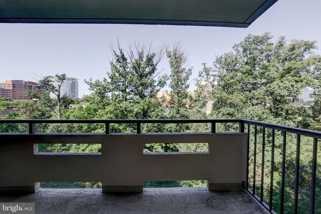 Foto del edificio - 1808 Old Meadow Rd