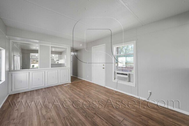 Building Photo - Charming And Cozy 2 Bed/1 Bath Mobile Home...