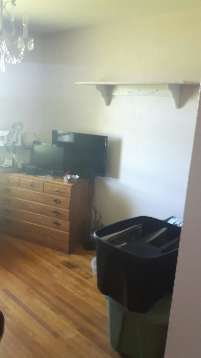 Dormitorio 1 - 1949 Lake Rd