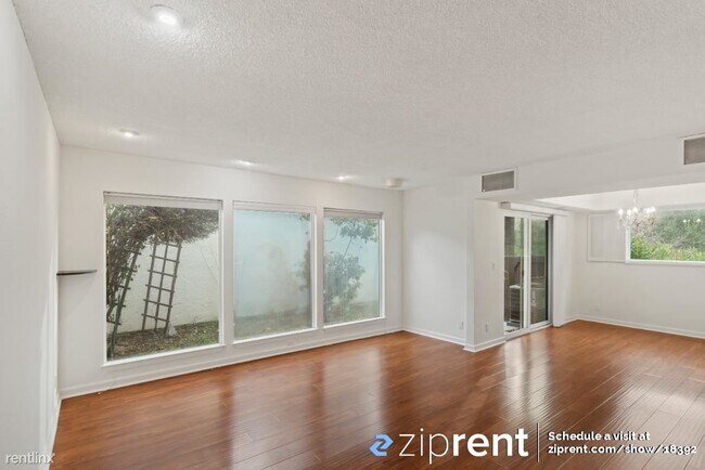 Foto del edificio - 3 br, 2.5 bath Townhome - 21989 McClellan ...