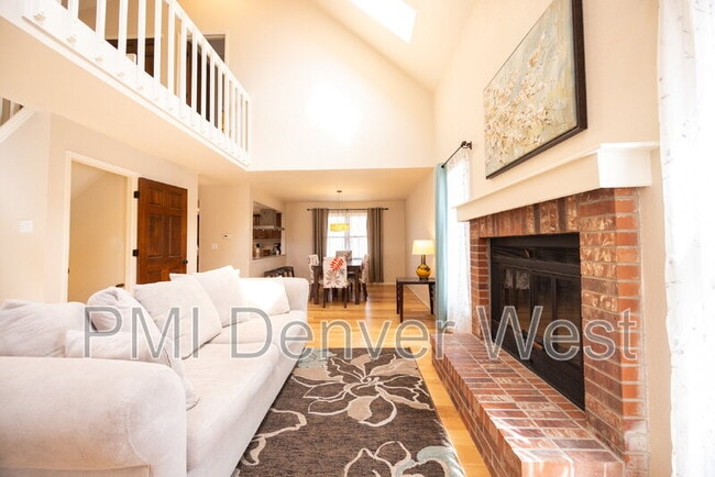 Foto del edificio - 16821 E Hialeah Ave