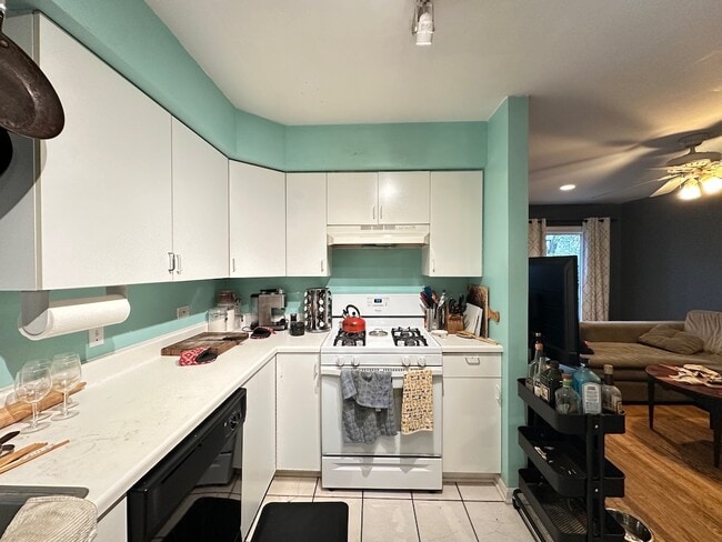 Foto del edificio - 1827 N Marshfield Ave