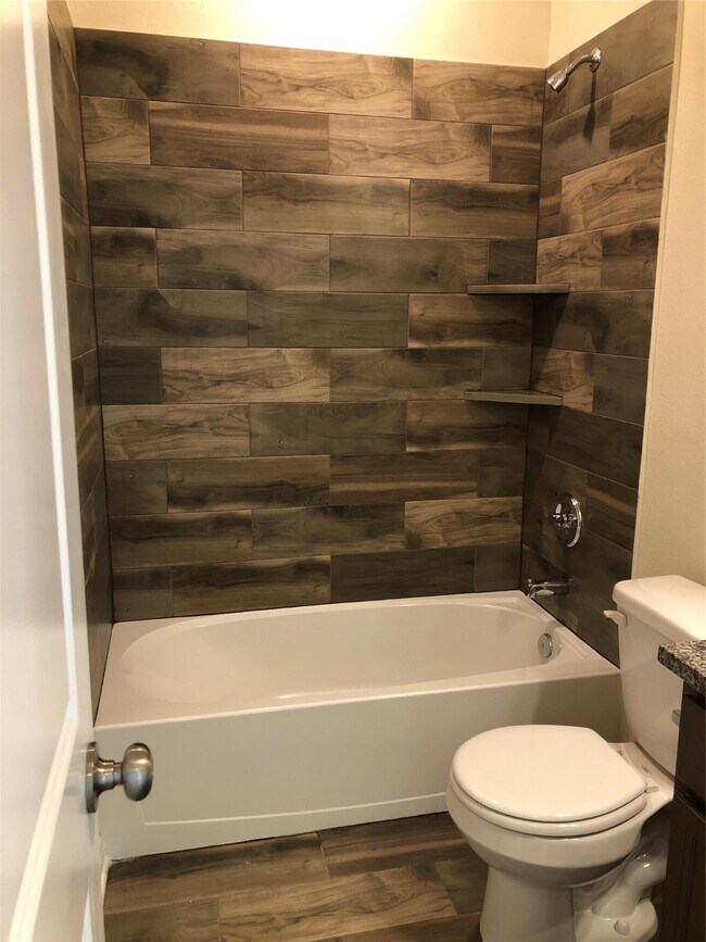 Foto del edificio - 1006 Old Vine Rd