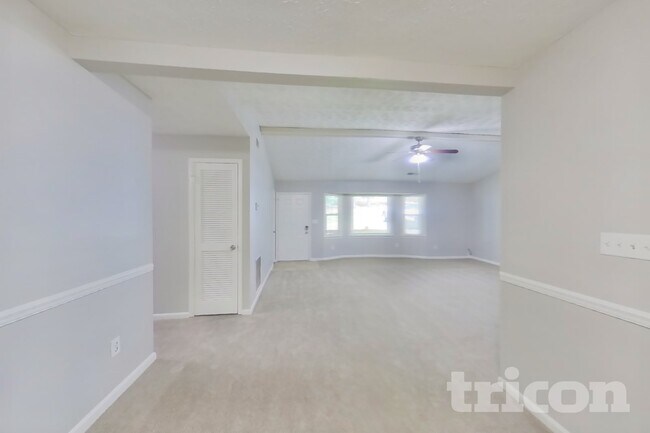 Building Photo - 1731 Hidden Acres Dr SW